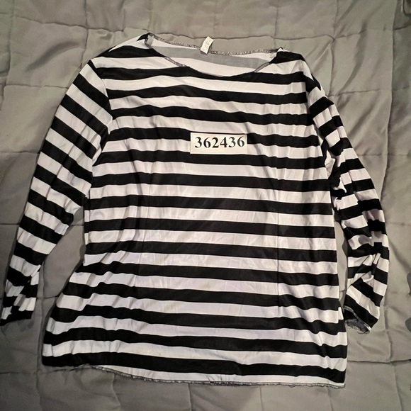 Convict/prisoner/jail/incarcerated Halloween Costume - Picture 2 of 9
